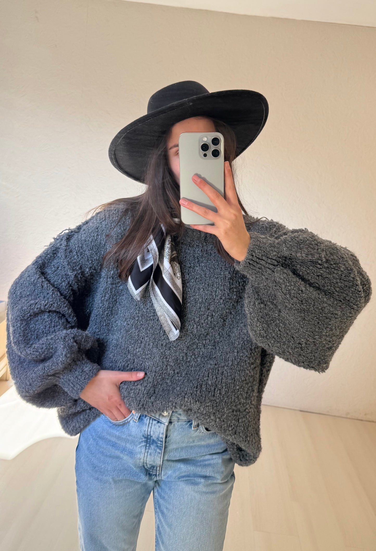 PULL PHOEBE- Gris
